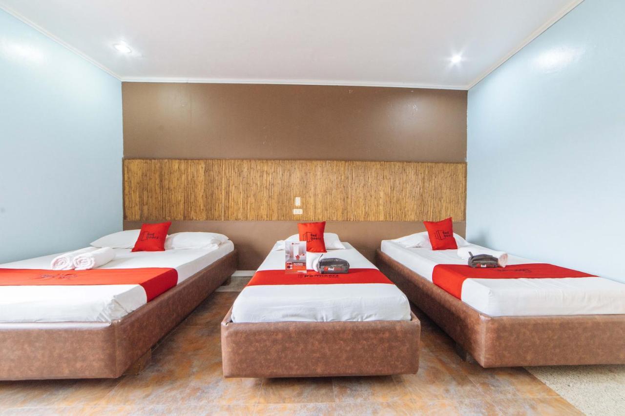 Reddoorz @ N Roldan Street Hotel Kalibo Bagian luar foto